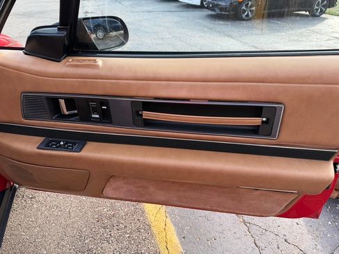 Used 1988 Buick Reatta Coupe image 13