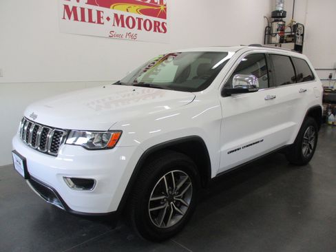 Used 2022 Jeep Grand Cherokee Limited image 3