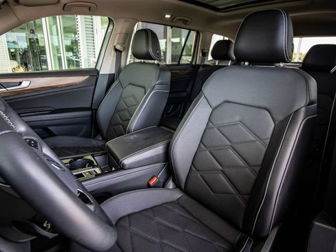 Certified 2024 Volkswagen Atlas SE FWD image 24