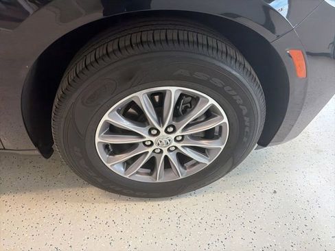 Used 2024 Buick Enclave Essence w/ Trailering Package, 5000 lbs. AWD/4WD image 9