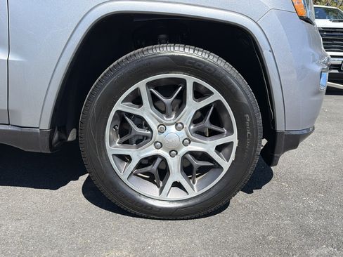 Used 2018 Jeep Grand Cherokee Limited AWD/4WD image 13