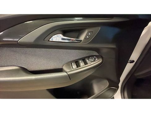 Used 2023 Chevrolet TrailBlazer LT FWD image 10