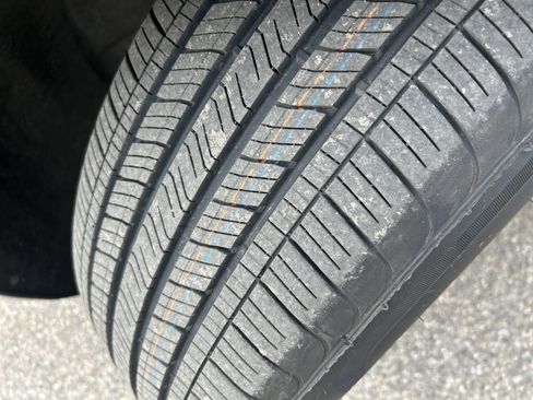 Used 2021 Buick Enclave Essence w/ Sound and Sites Package image 13