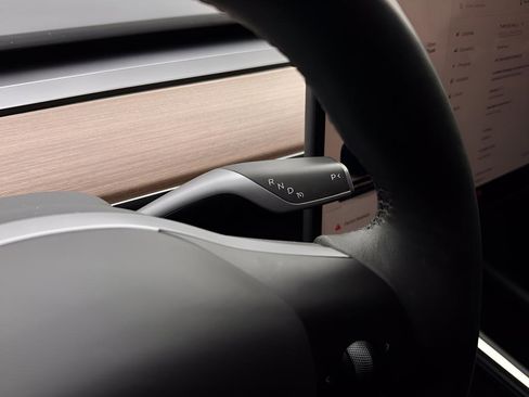 Used 2023 Tesla Model Y Performance AWD/4WD image 15