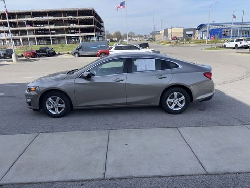Used 2024 Chevrolet Malibu LT FWD image 2