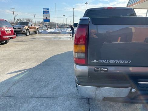 Used 2000 Chevrolet Silverado 2500 LS image 13