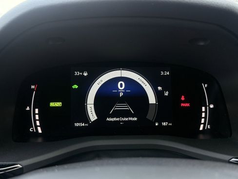 Used 2025 Toyota Camry SE image 18