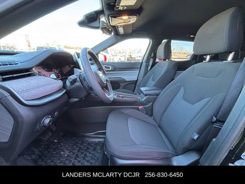 Used 2025 Jeep Compass Sport image 19