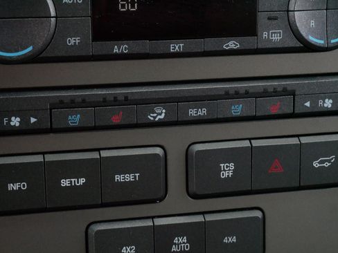 Used 2014 Lincoln Navigator 4WD image 29