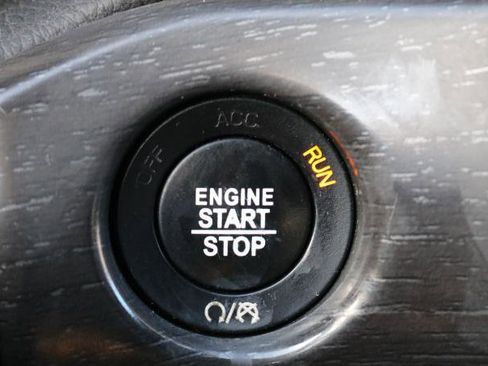 Used 2018 Jeep Grand Cherokee Altitude image 14