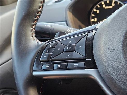 Used 2025 Nissan Altima 2.5 SR FWD image 12