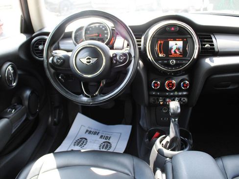 Used 2018 MINI Cooper 2-Door Hardtop w/ Signature Line Package FWD image 16