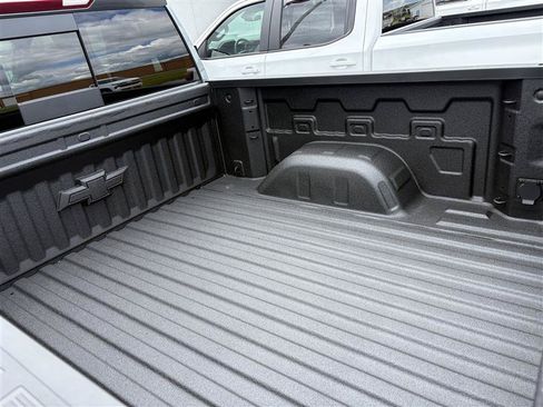 New 2026 Chevrolet Silverado 1500 RST w/ Redline Edition AWD/4WD image 6