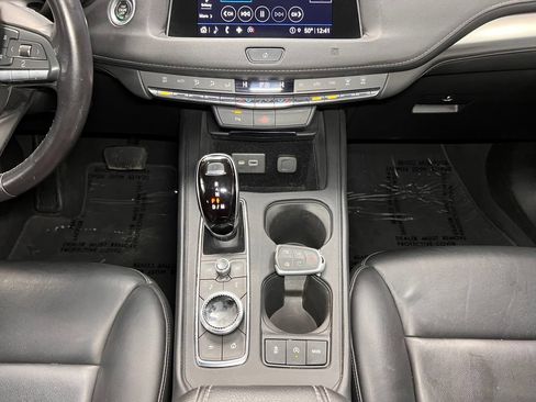 Used 2021 Cadillac XT4 Premium Luxury AWD/4WD image 17