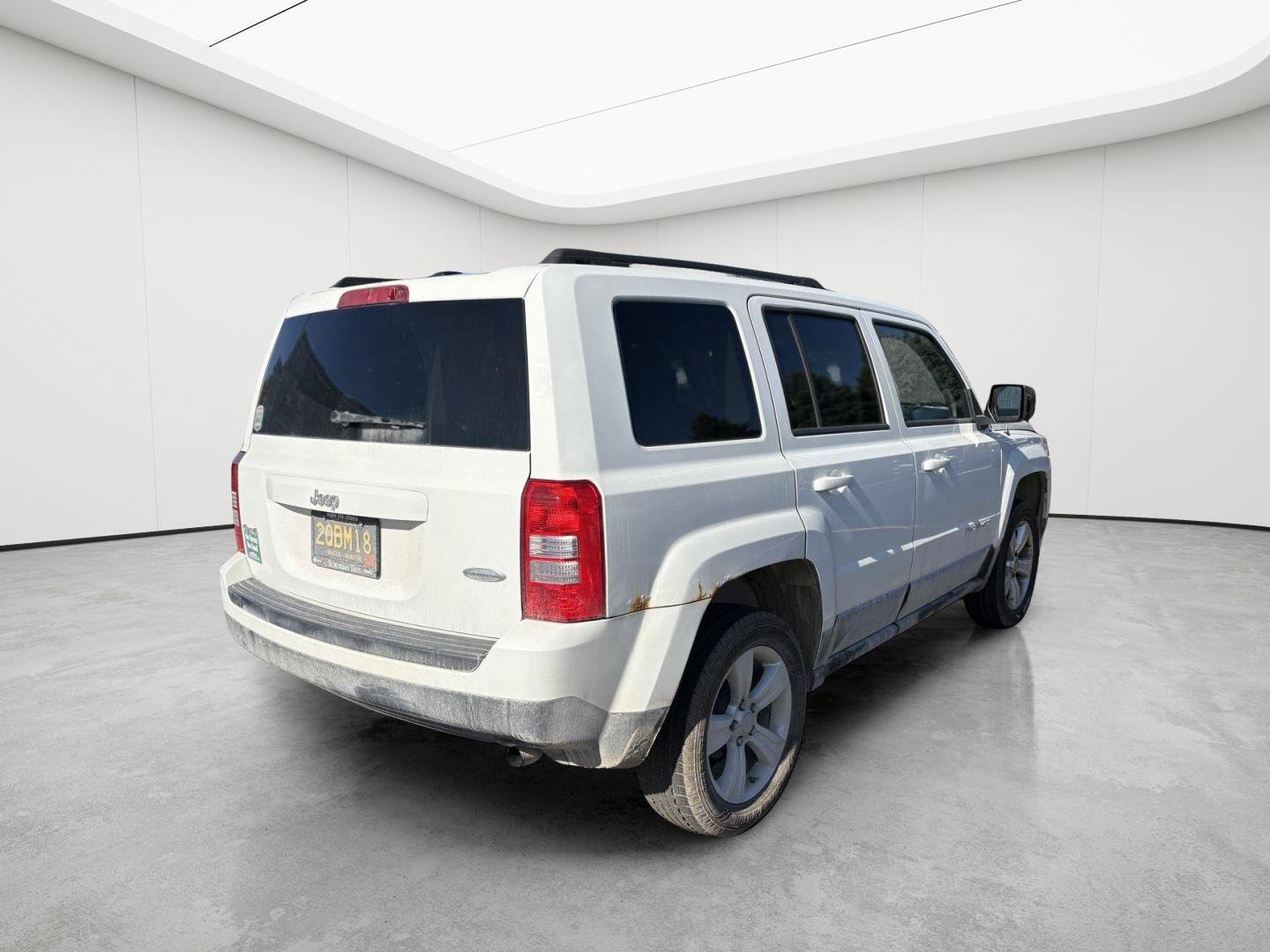 Used 2014 Jeep Patriot Latitude AWD/4WD image 6