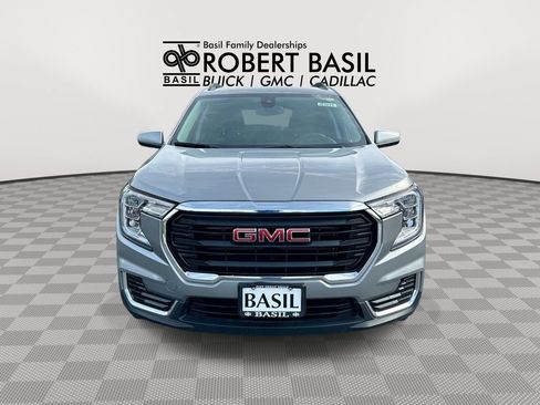 Used 2024 GMC Terrain SLE AWD/4WD image 3