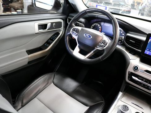 Used 2022 Ford Explorer XLT w/ Equipment Group 202A image 39