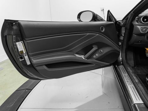 Certified 2016 Ferrari California T RWD image 19