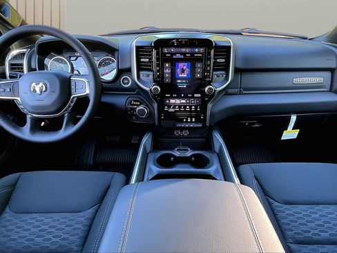 New 2026 RAM 1500 4x4 Crew Cab image 9