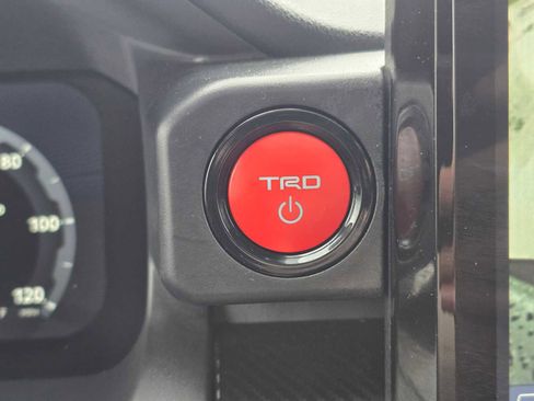 Certified 2025 Toyota Tacoma TRD Pro AWD/4WD image 40