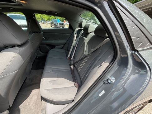 Used 2025 Hyundai Elantra SEL FWD image 37