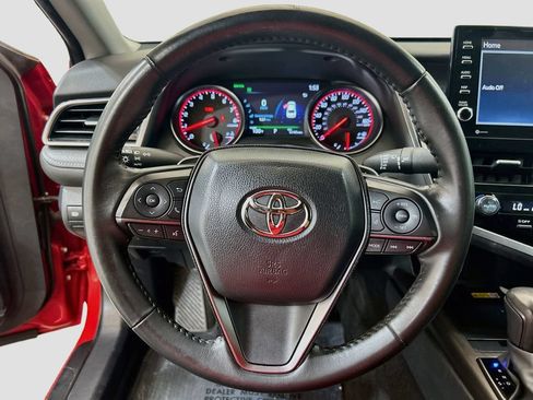 Used 2024 Toyota Camry XSE FWD image 9