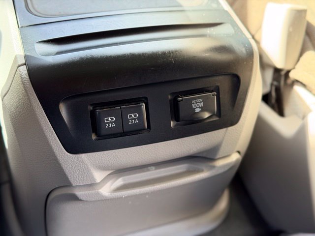 Used 2018 Toyota Sienna LE FWD image 23