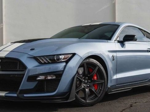 Used 2022 Ford Mustang Shelby GT500 w/ Carbon Fiber Track Pack RWD image 1