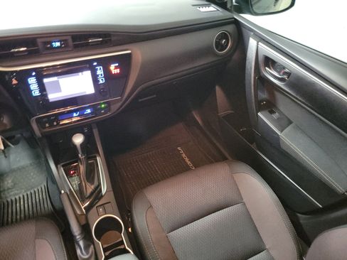 Used 2019 Toyota Corolla LE image 12