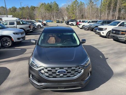 Used 2019 Ford Edge Titanium w/ Equipment Group 301A image 3