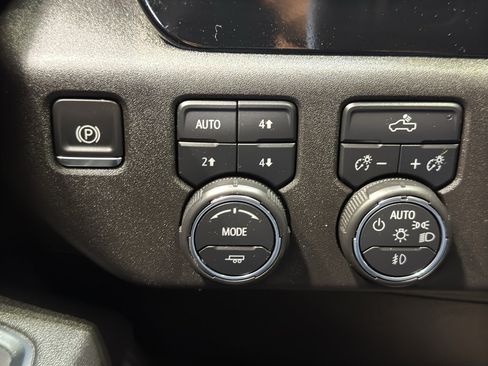 Used 2025 Chevrolet Silverado 1500 RST w/ Z71 Off-Road Package image 33