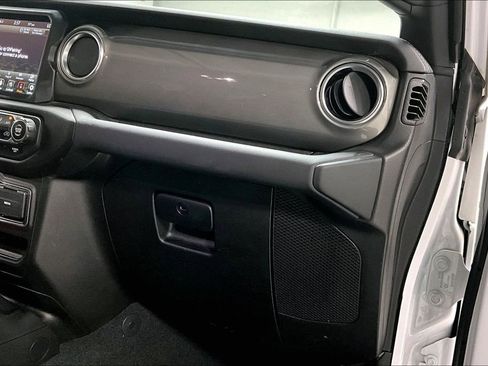 Used 2023 Jeep Wrangler Sahara w/ Cold Weather Group image 19