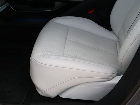 Certified 2024 Cadillac Lyriq Sport RWD image 19