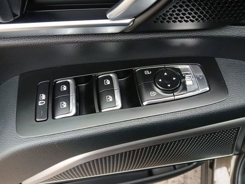 Used 2025 Kia Telluride EX w/ EX Captain's Chair Package image 13