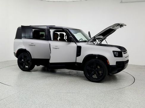 New 2026 Land Rover Defender 110 X-Dynamic SE image 10