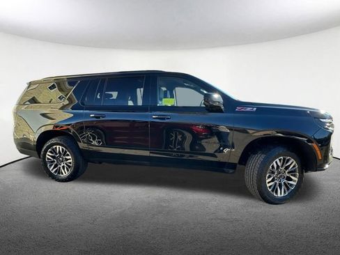 Used 2025 Chevrolet Suburban Z71 AWD/4WD image 15