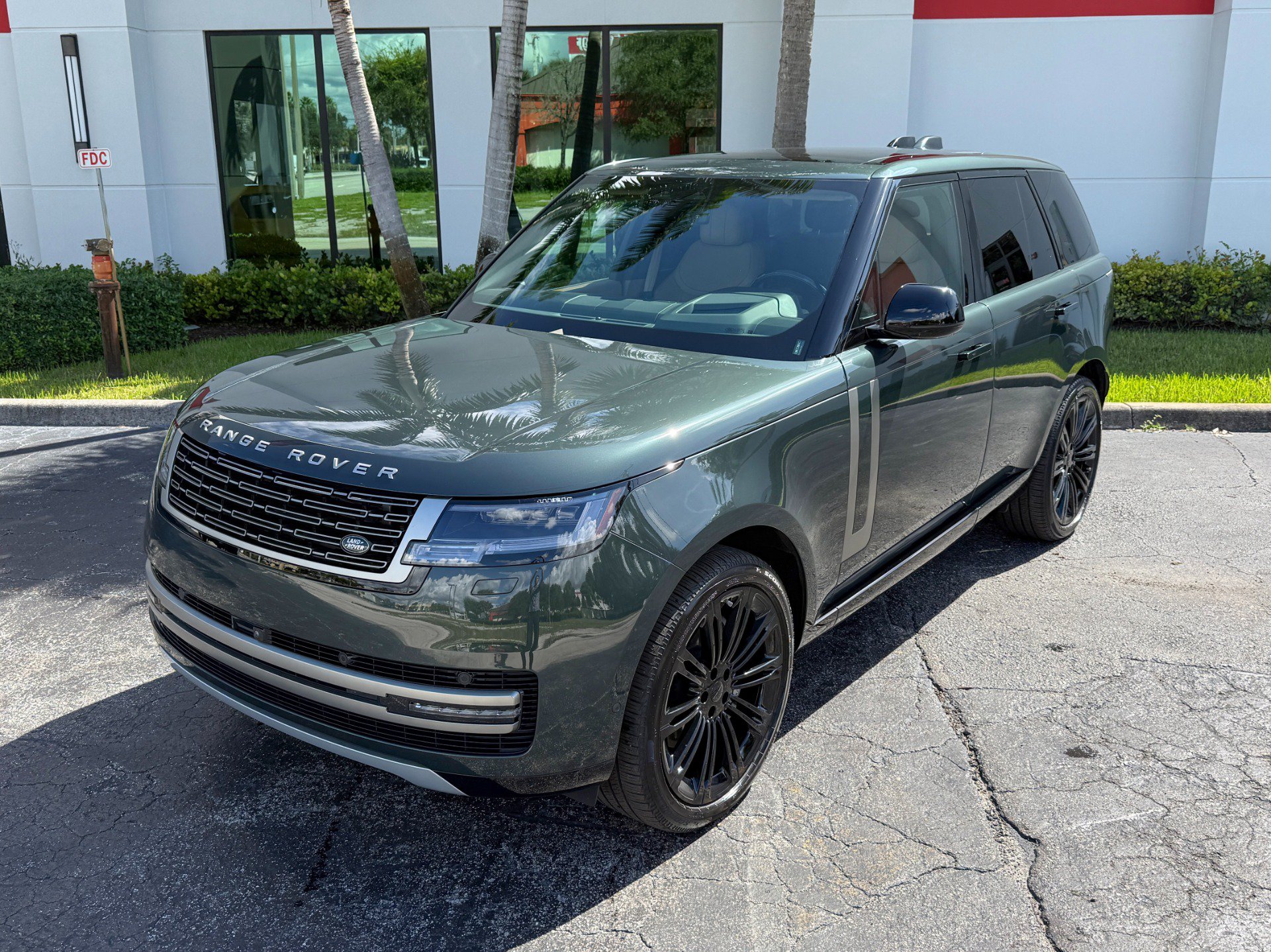 Used 2026 Land Rover Range Rover SE AWD/4WD image 9