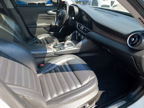 Used 2017 Alfa Romeo Giulia Ti w/ TI Lusso Package image 33