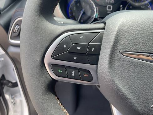 Used 2026 Chrysler Pacifica Pinnacle FWD image 18
