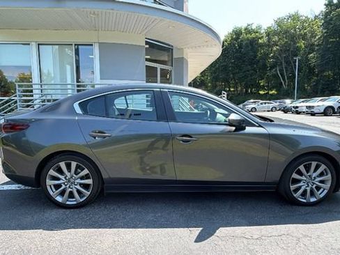 Used 2023 MAZDA MAZDA3 s FWD image 4
