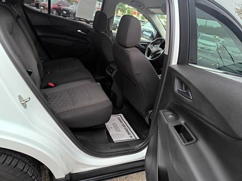 Used 2018 Chevrolet Equinox LT image 16