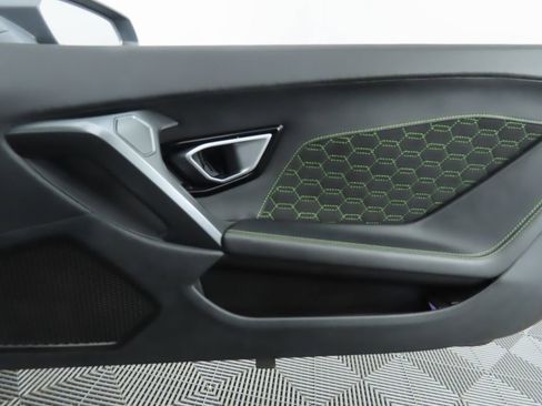 Used 2023 Lamborghini Huracan EVO image 23