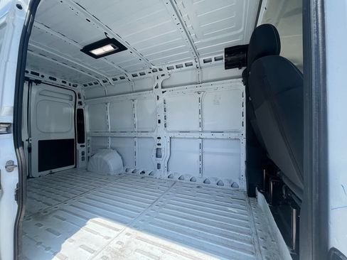 Used 2025 RAM ProMaster 2500 w/ Convenience Group FWD image 4