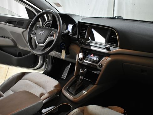 Used 2018 Hyundai Elantra SEL image 29