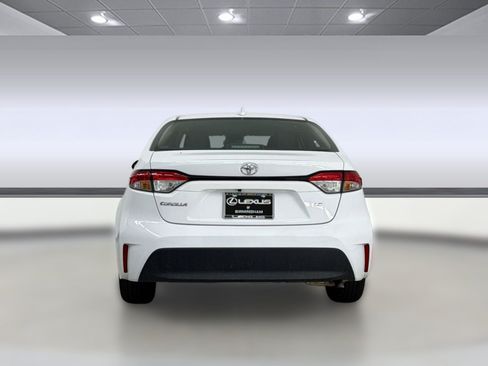 Used 2025 Toyota Corolla LE FWD image 10