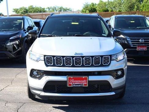Used 2025 Jeep Compass Limited AWD/4WD image 4