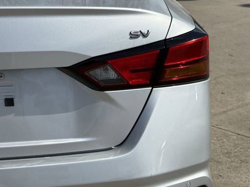 Used 2024 Nissan Altima 2.5 SV image 5