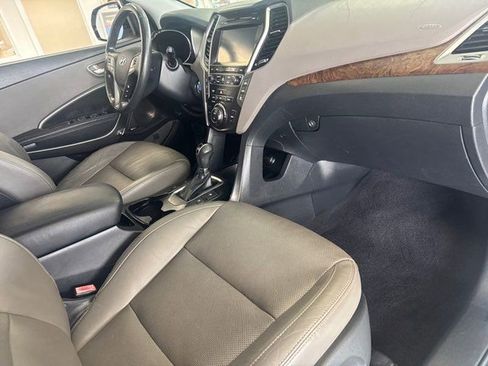 Used 2017 Hyundai Santa Fe Limited image 15