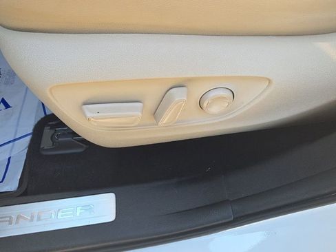 Used 2021 Toyota Highlander Limited image 23