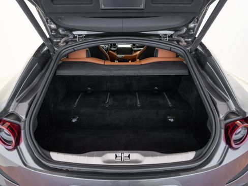 Used 2018 Ferrari GTC4Lusso image 24